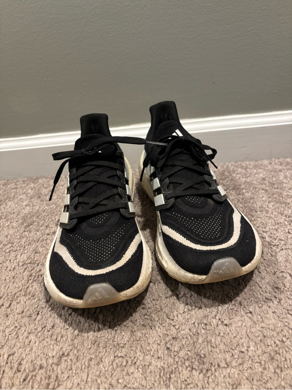 Adidas UltraBoost Light Running Shoes Black / White Women’s Sizs 8 HQ6345 - Picture 4 of 8